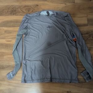 Men's Gray Long Sleeve Tee
